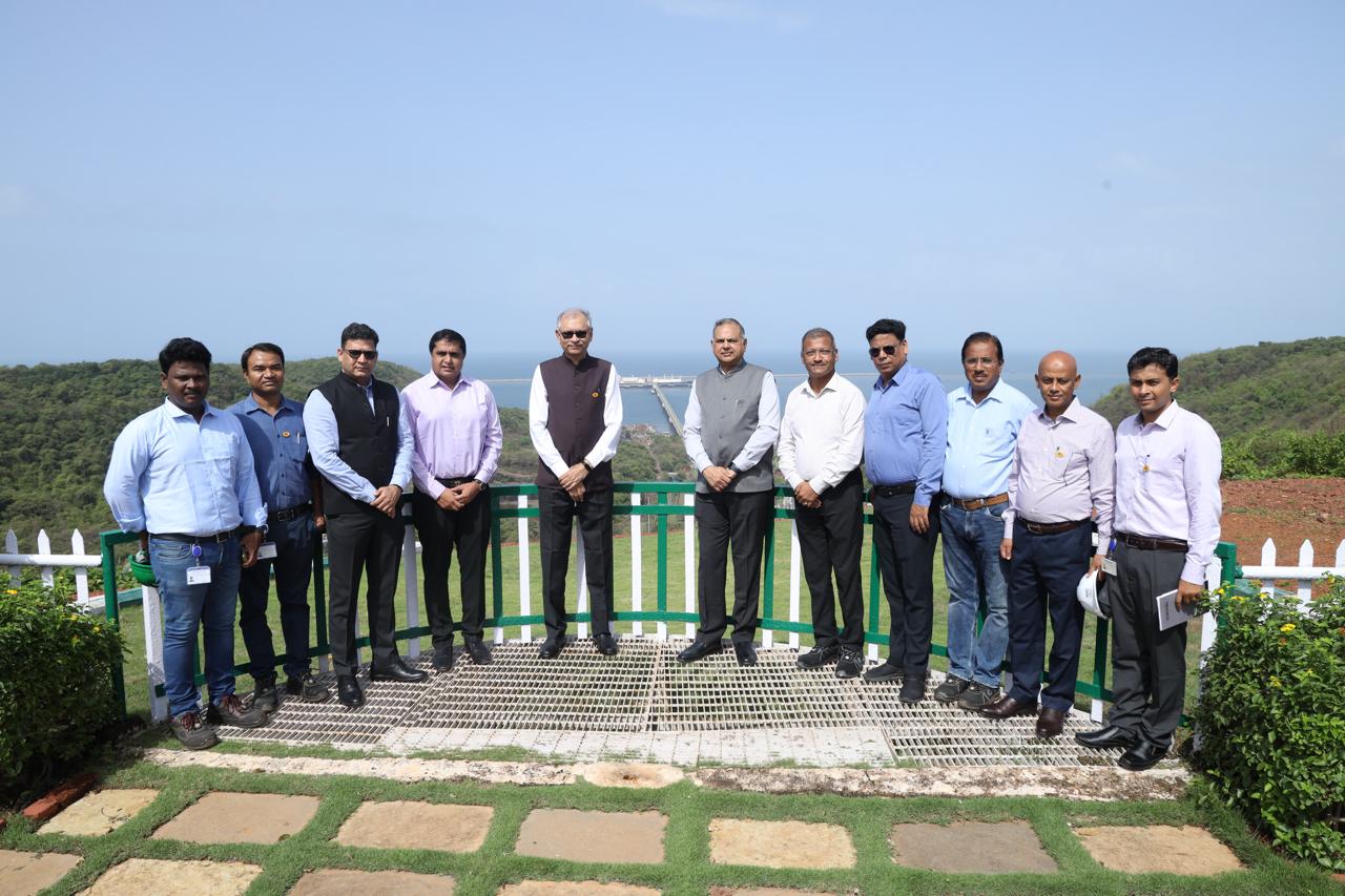 Shri Sandeep Kumar Gupta, Chairman & Managing Director, and Shri Sanjay Kumar, Director (Marketing), GAIL, marking the commencement of uninterrupted, round-the-year operations at the terminal.