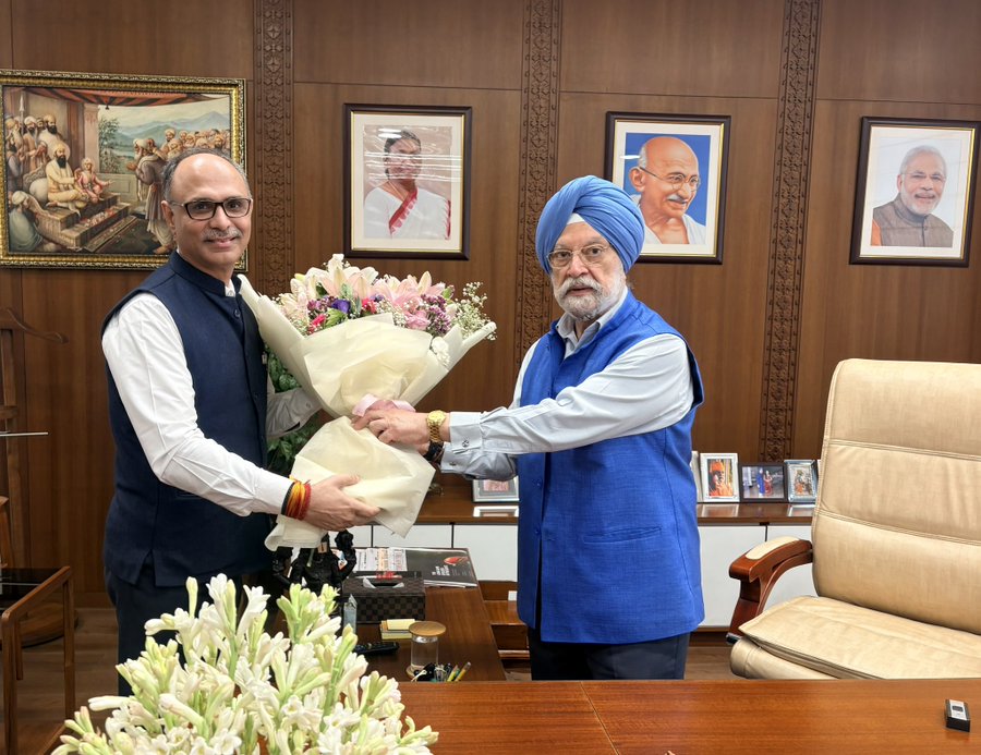 Sanjay Khanna, newly appointed CMD of Bharat Petroleum Corporation Limited, met Hardeep Singh Puri, India’s Union Minister for Petroleum and Natural Gas.