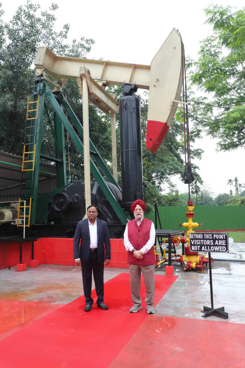 Hardeep Singh Puri, Ministry of Petroleum and Natural Gas